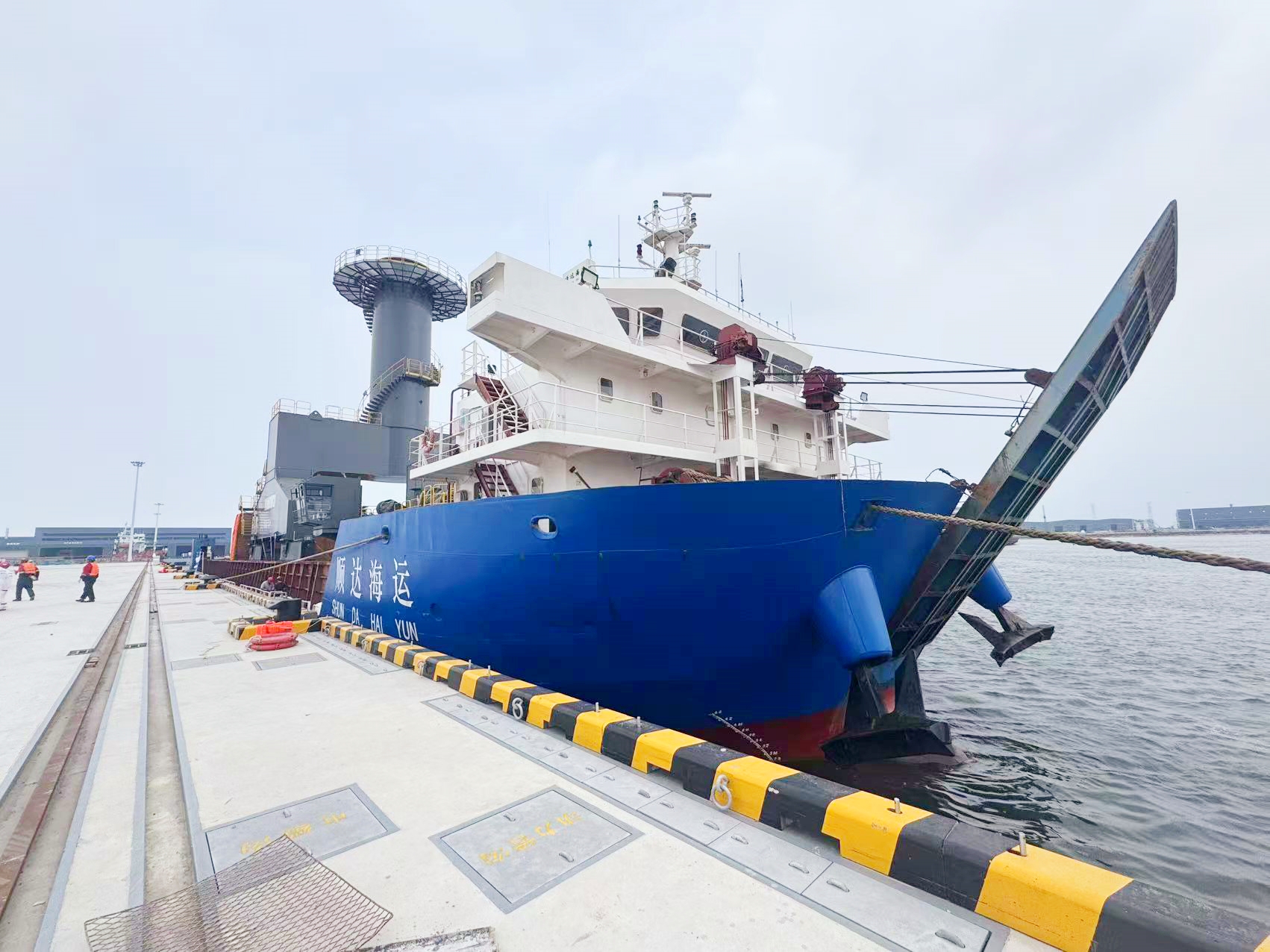 潤邦智裝碼頭迎來首艘船舶靠泊，GENMA通州灣制造基地發運能力實現重大突破(圖2)